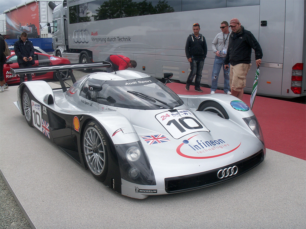 Audi R8C fra 1999, som blev kørt af Andy Wallace, James Weaver og Perry McCarthy
(Foto: Them)